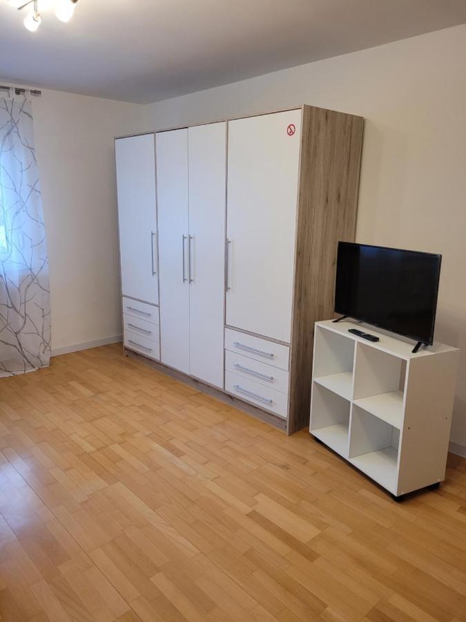 Ferienwohnung Anna Oftersheim Schwetzingen Hockenheim 3 Zimmer Mit Balkon Exterior foto